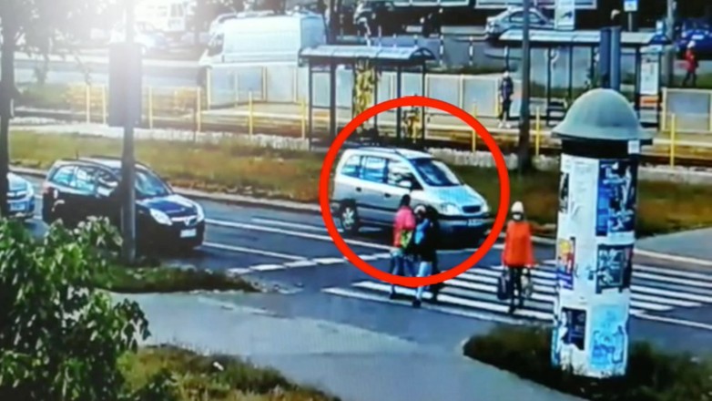 Złe zachowanie kierowców na przejściu dla pieszych