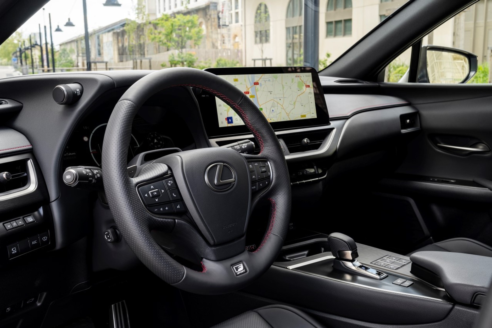 Lexus UX 2024