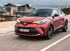 Lepsza używana Toyota C-HR czy Volkswagen T-Roc? Kluczowa była opinia mechanika