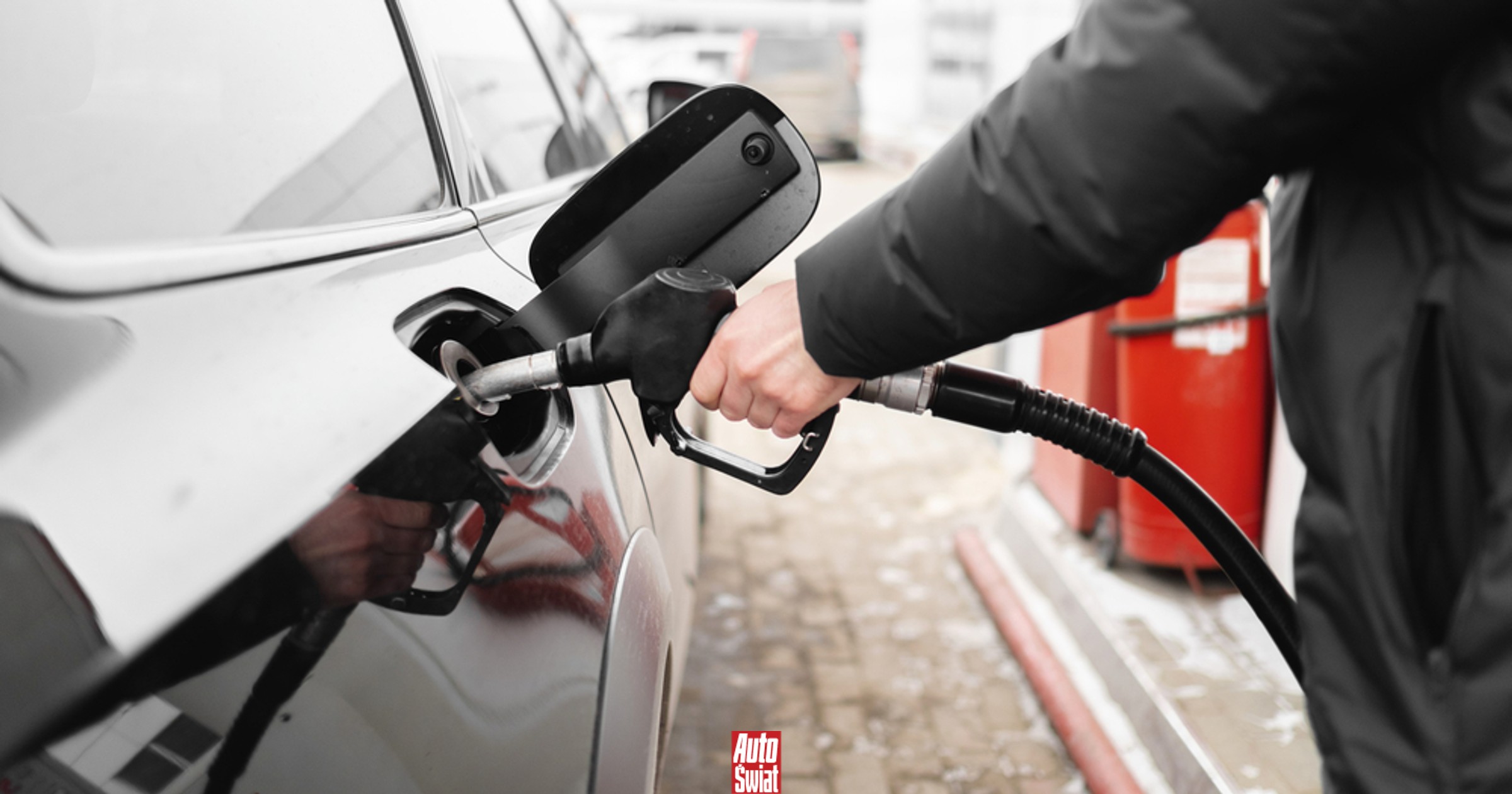 Nowy rodzaj paliwa już jest na stacjach. Zatankują je tysiące kierowców