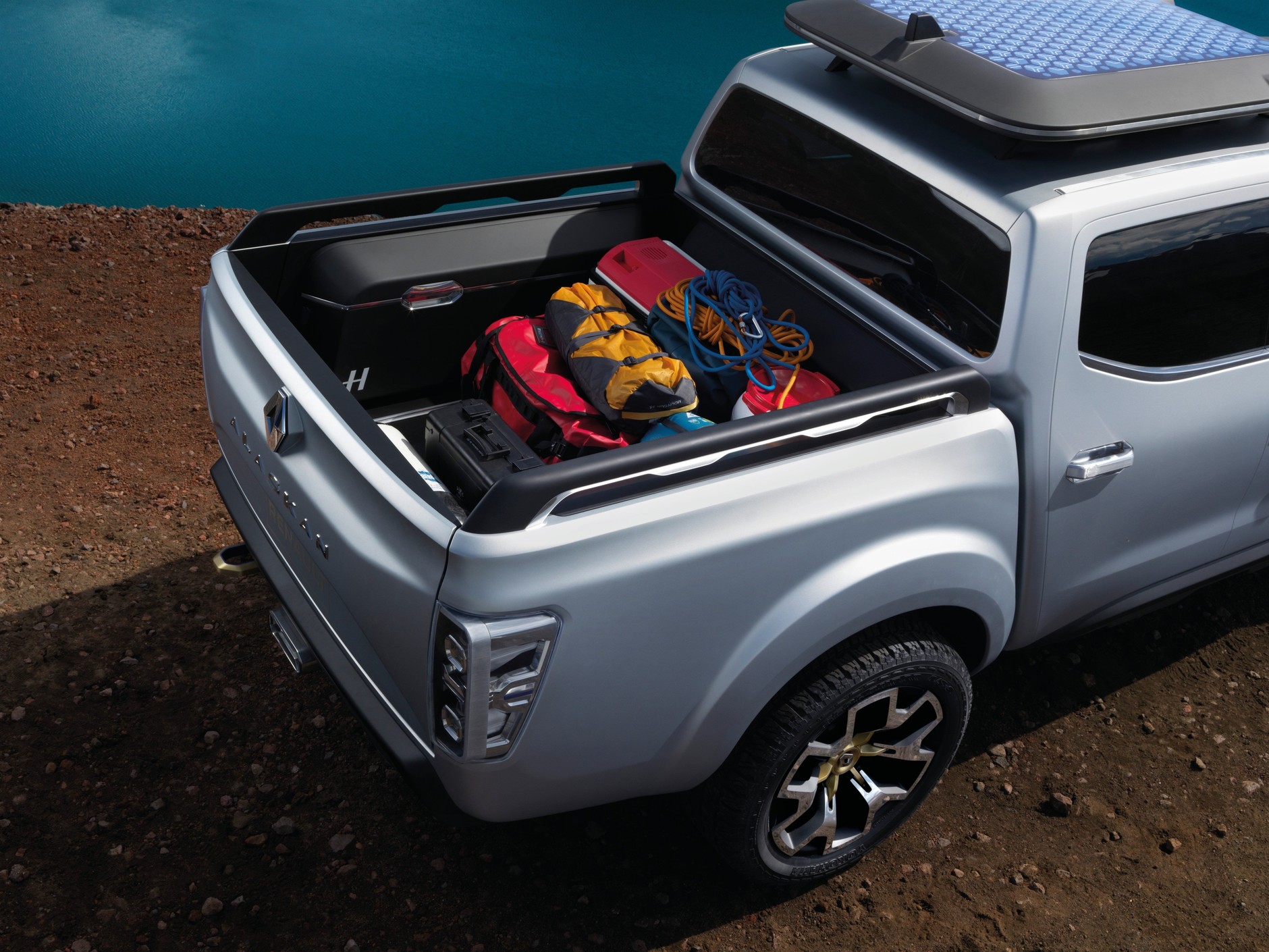 Frankfurt 2015: Renault Alascan zapowiedzią serii