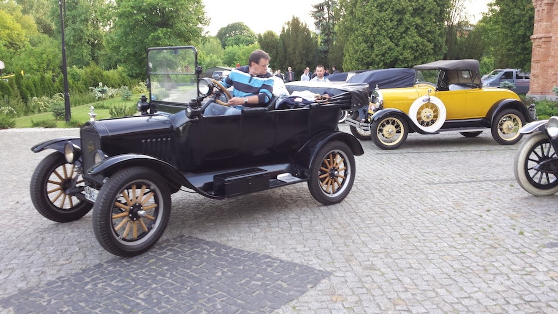 Rajd oldtimerów w Nowym Dworze
