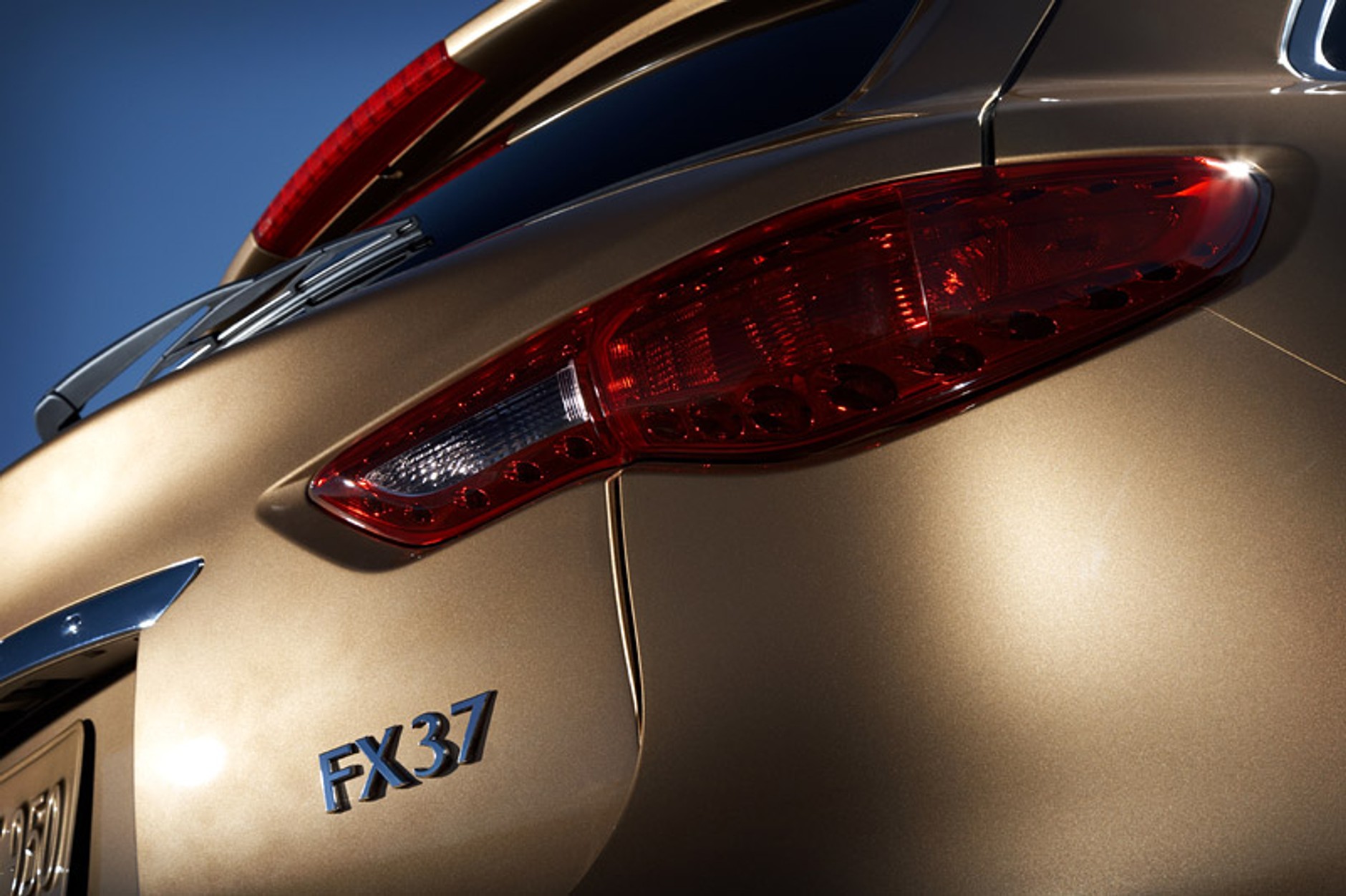 Infiniti FX37: nowa wersja dla Europy