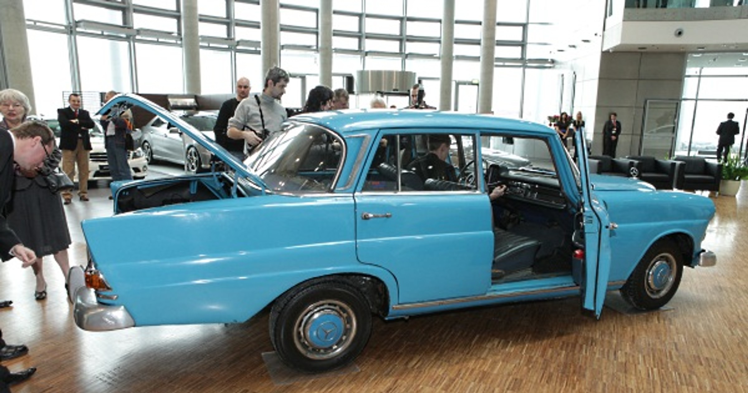 Mercedes-Benz W110 200 D