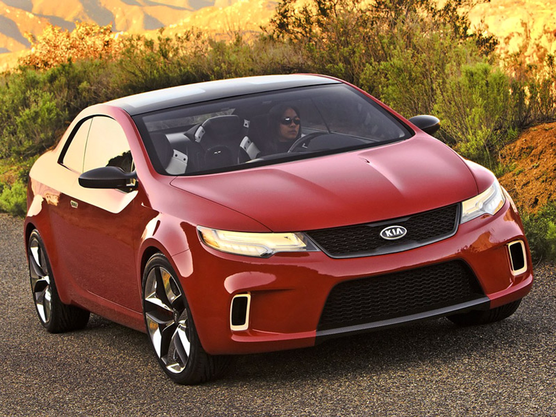 Kia KOUP – koncept ostrego czteromiejscowego coupe