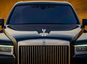 Pandemia, kryzys? Nie przeszkodziły Rolls-Royce'owi w pobiciu rekordu sprzedaży