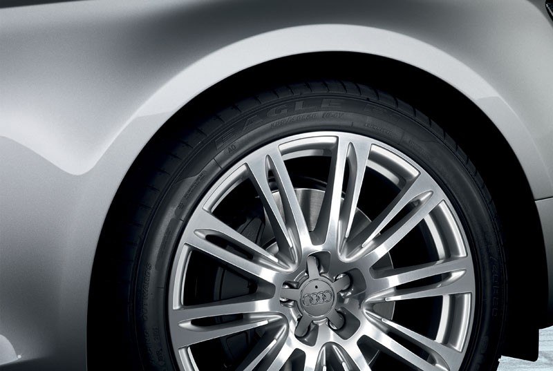 Pekin 2010: Audi A8 L W12 quattro – 500 KM i większy komfort dla Chińczyków