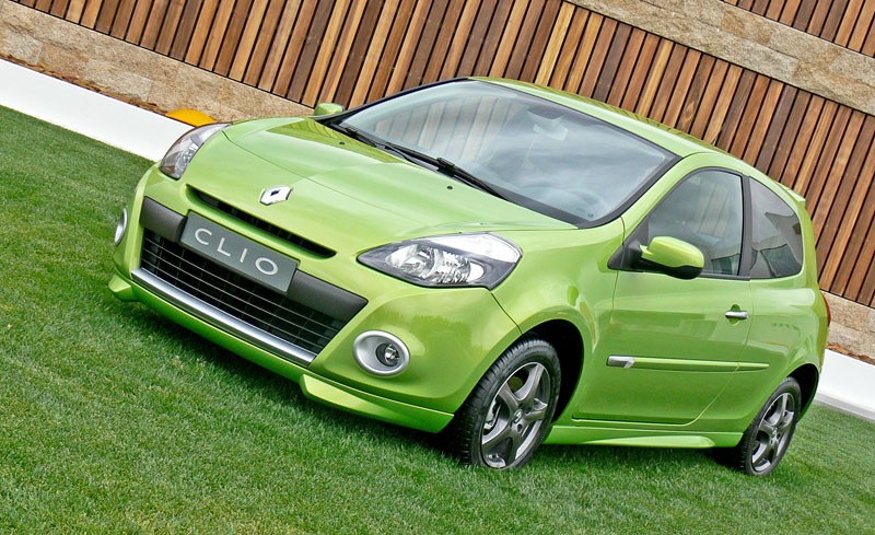 Renault: nowe Clio wkracza do salonów w Polsce (ceny)