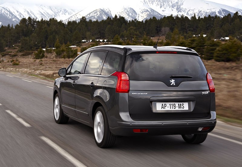Peugeot: 5008 - duży, wygodny, nowoczesny, dla 5 lub 7 osób