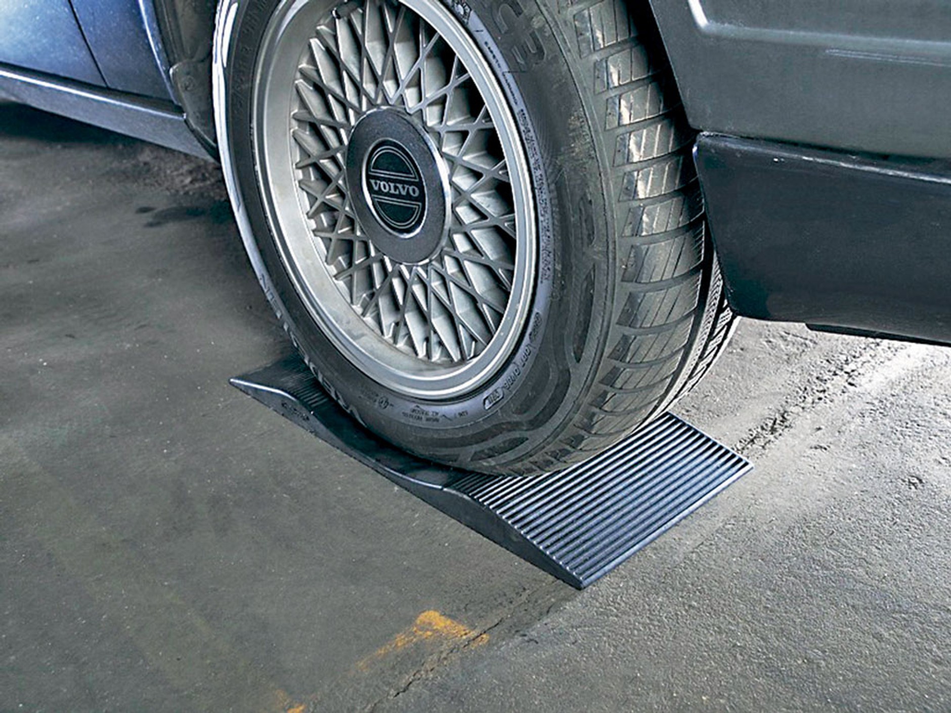 Jak przygotować auto do zimowego postoju?