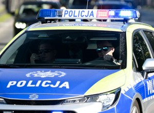 Małżeństwo długo przyglądało się temu autu. W końcu chwycili za telefon