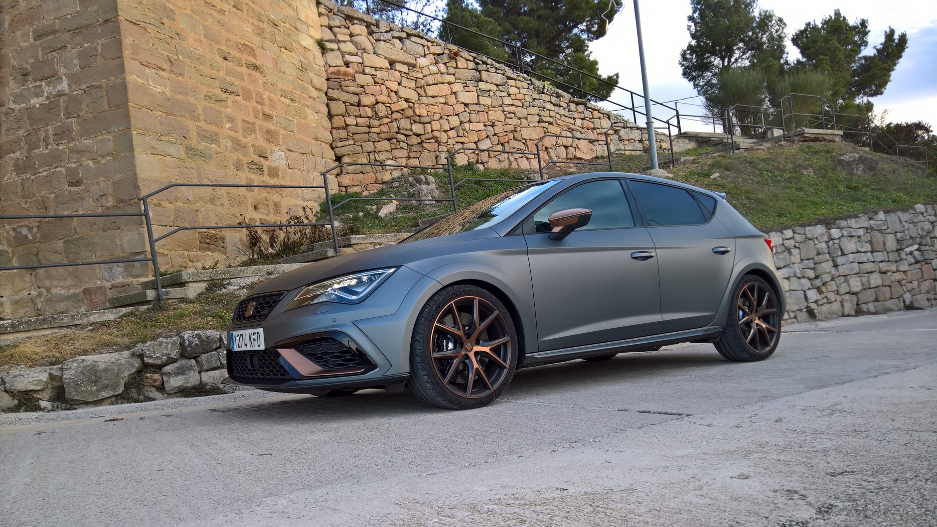 Charakterystyczne felgi w standardzie. Opony Michelin Pilot Sport 2 dostępne jako opcja. Seat Leon Cupra R