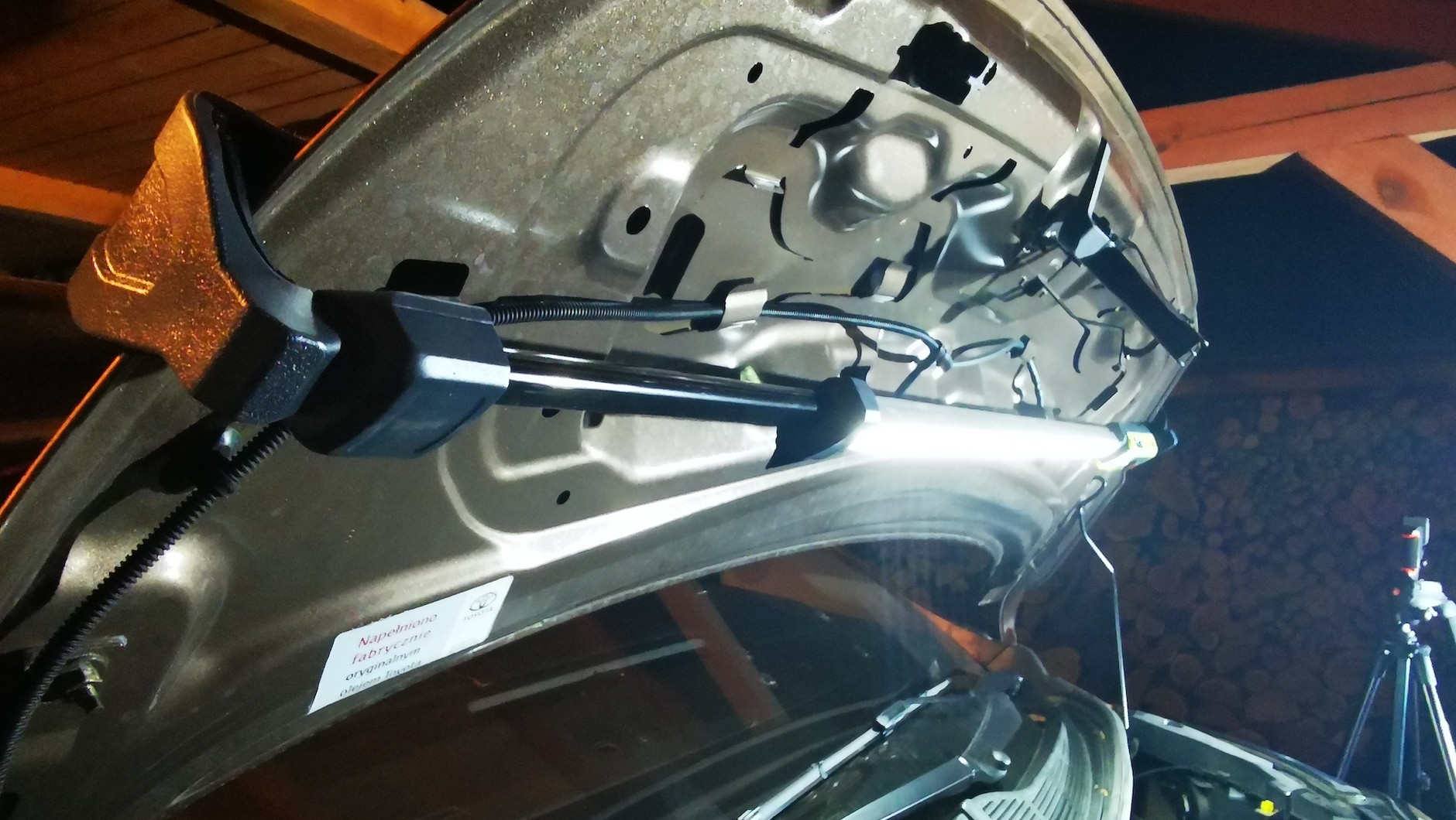 Philips Xperion 6000 under bonnet