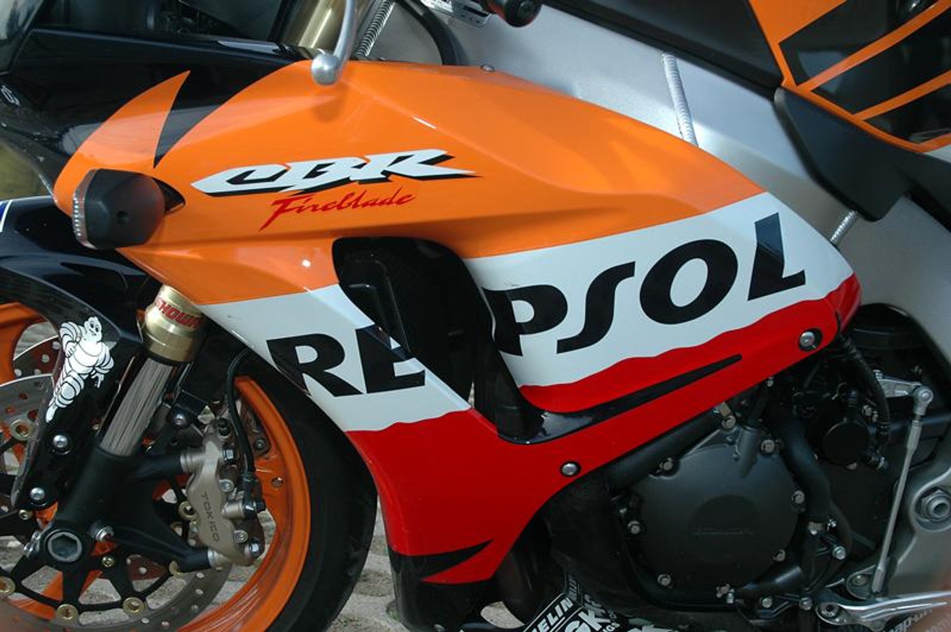 Honda CBR1000RR Fireblade Repsol replika (test)
