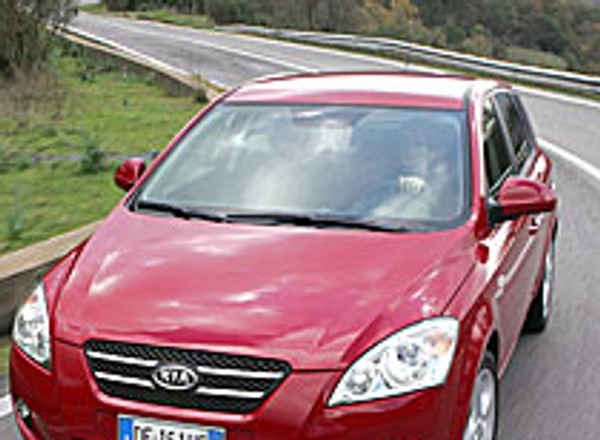 Kia Motors wzywa cee’d do serwisu