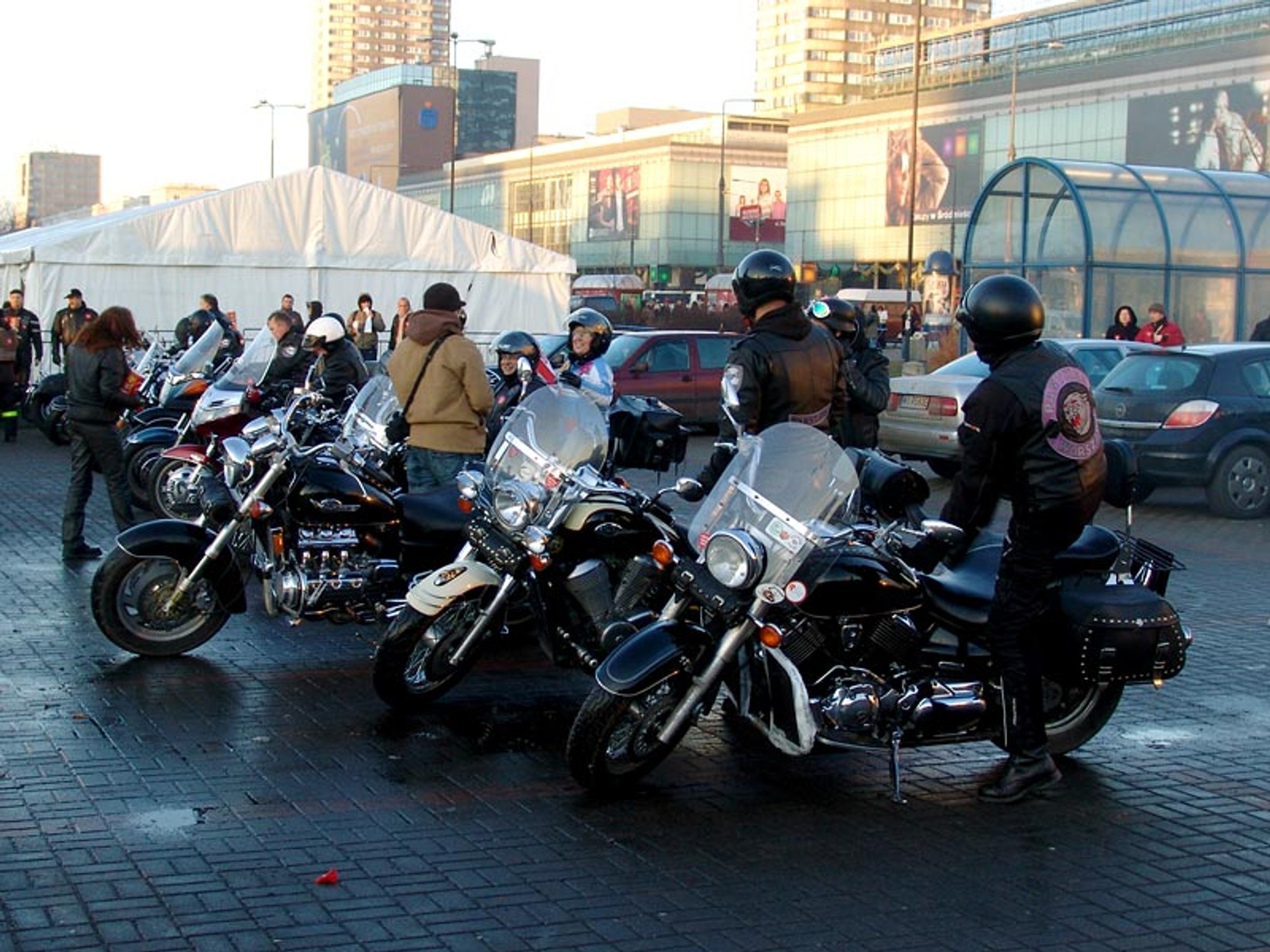 WOŚP 2008: wielki finał pod Pałacem Kultury (foto)