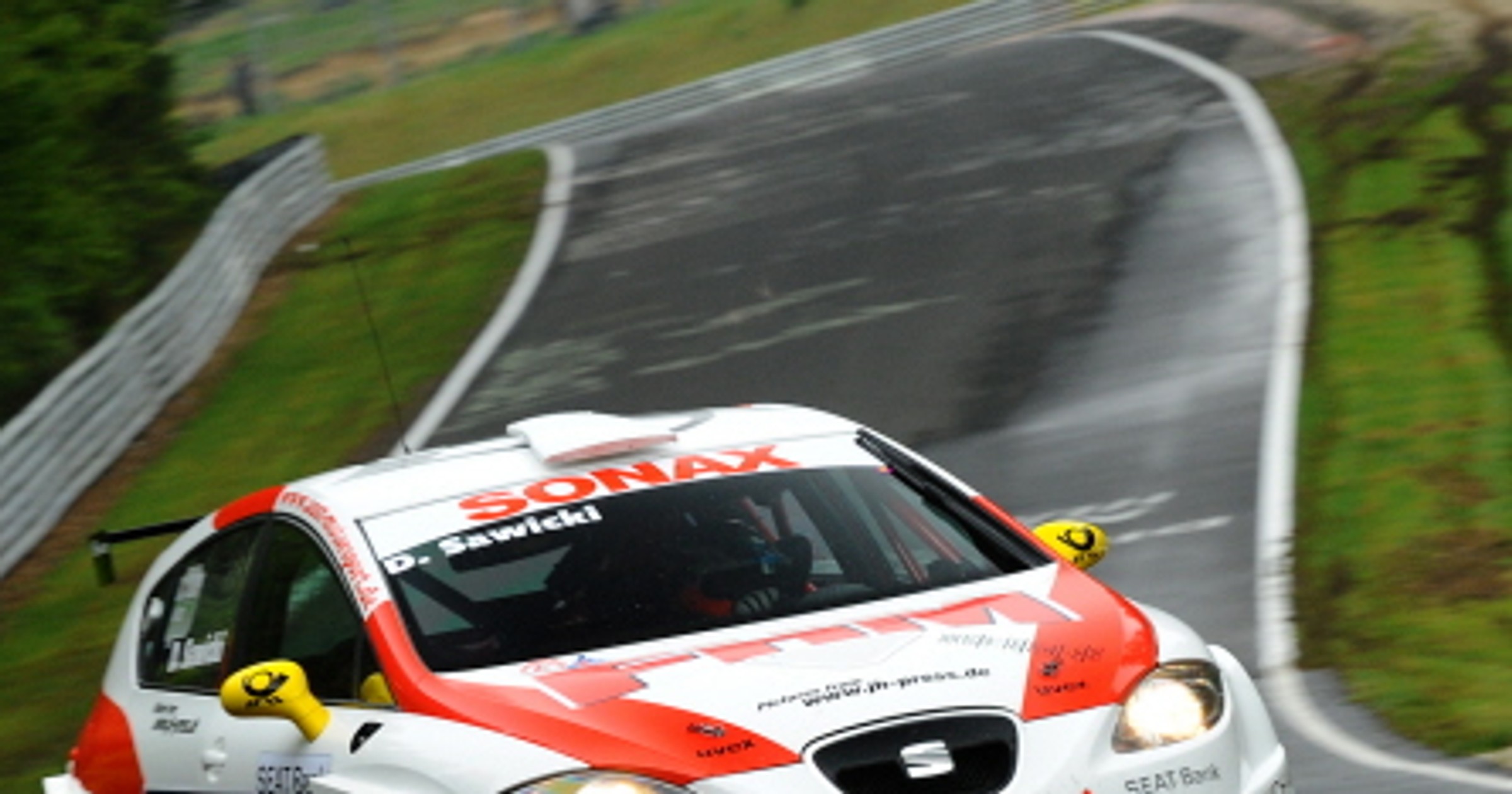 Seat Leon Supercopa: polski kierowca liderem klasyfikacji!