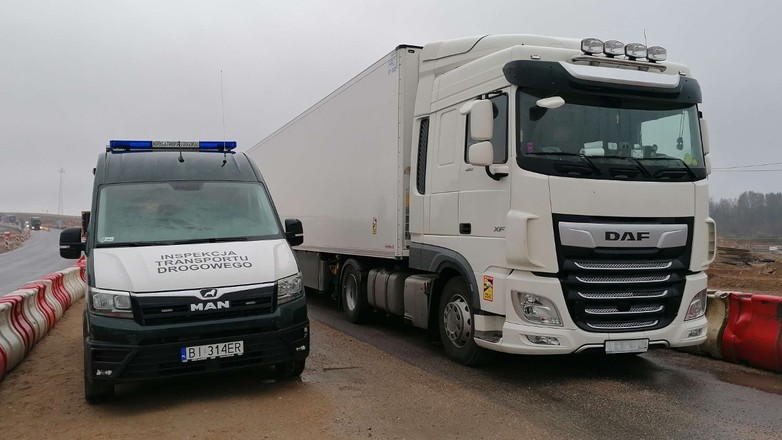 Rosyjski TIR w trakcie kontroli