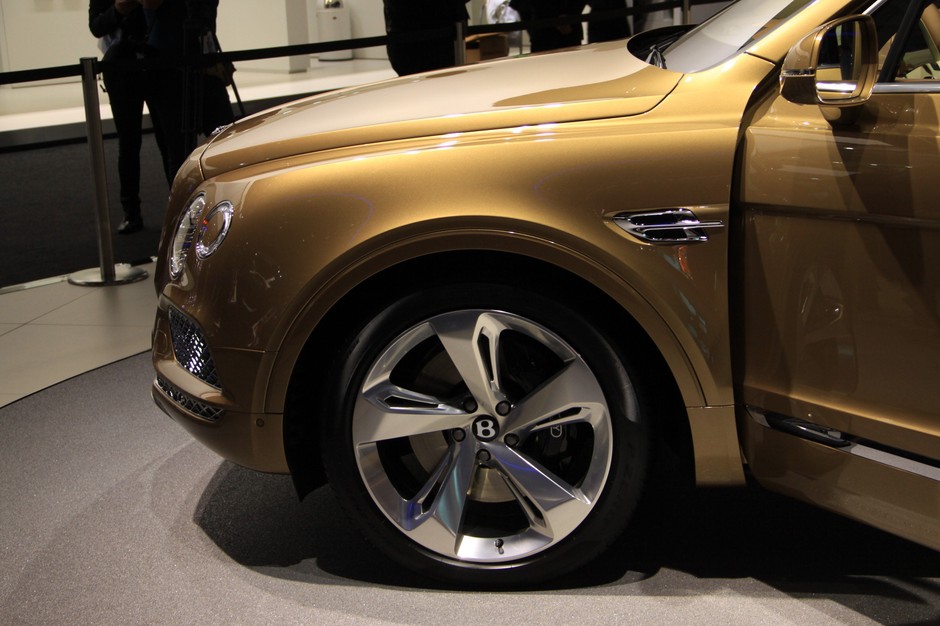 Bentley Bentayga (Frankfurt 2015)