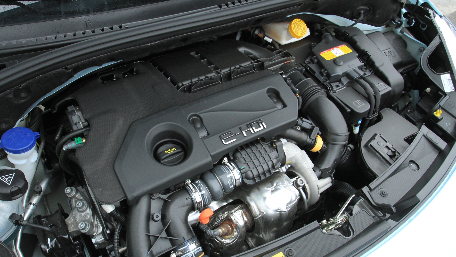 Diesle e-HDi (1.4) kuszą niskim spalaniem – np. w 1.4 to średnio 3,4 l/100 km zamiast 4,0 l/100 km.