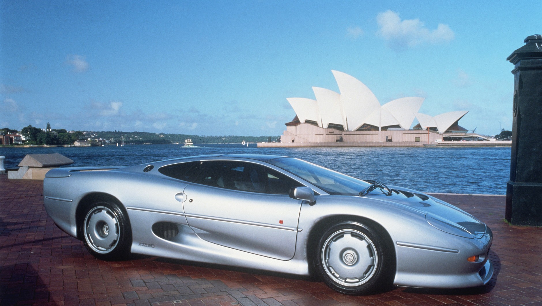 Jaguar XJ220 (seryjny)