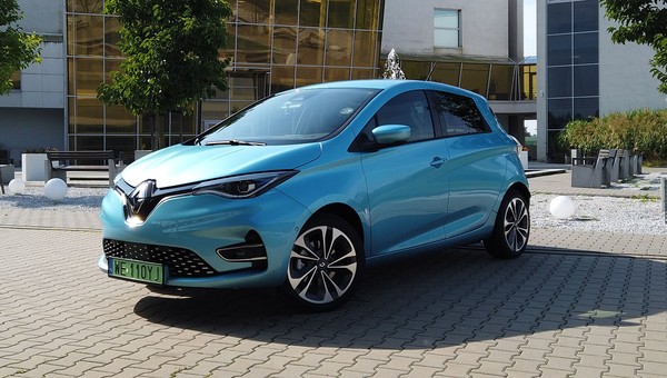 Renault Zoe - jeżdżę nim już dwa miesiące i nadal uważam, że auta elektryczne mają sens