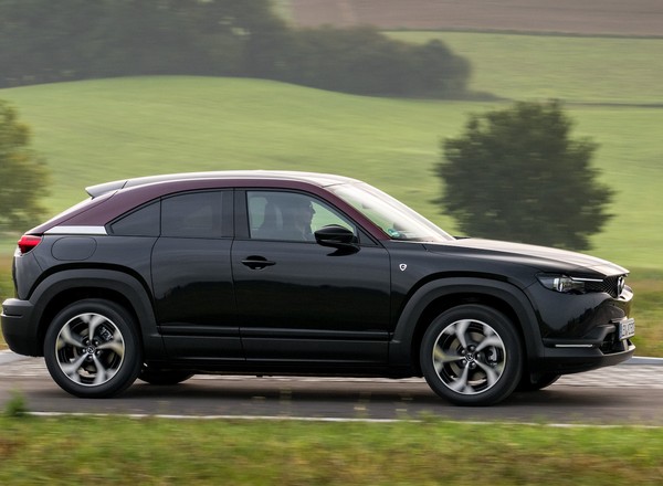 Mazda MX-30 R-EV: tak dziwną hybrydą jeszcze nie jeździłem
