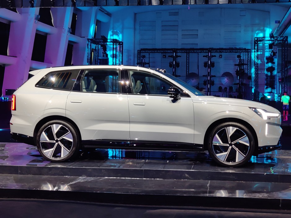 Volvo EX90