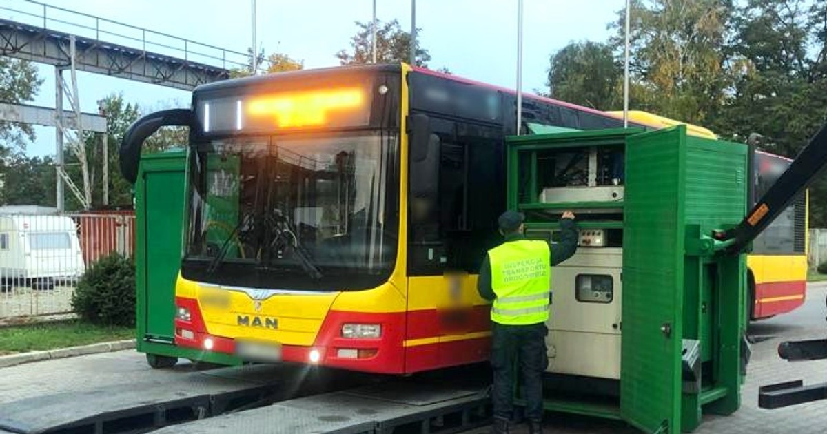 Badanie autobusu miejskiego na mobilnej stacji diagnostycznej