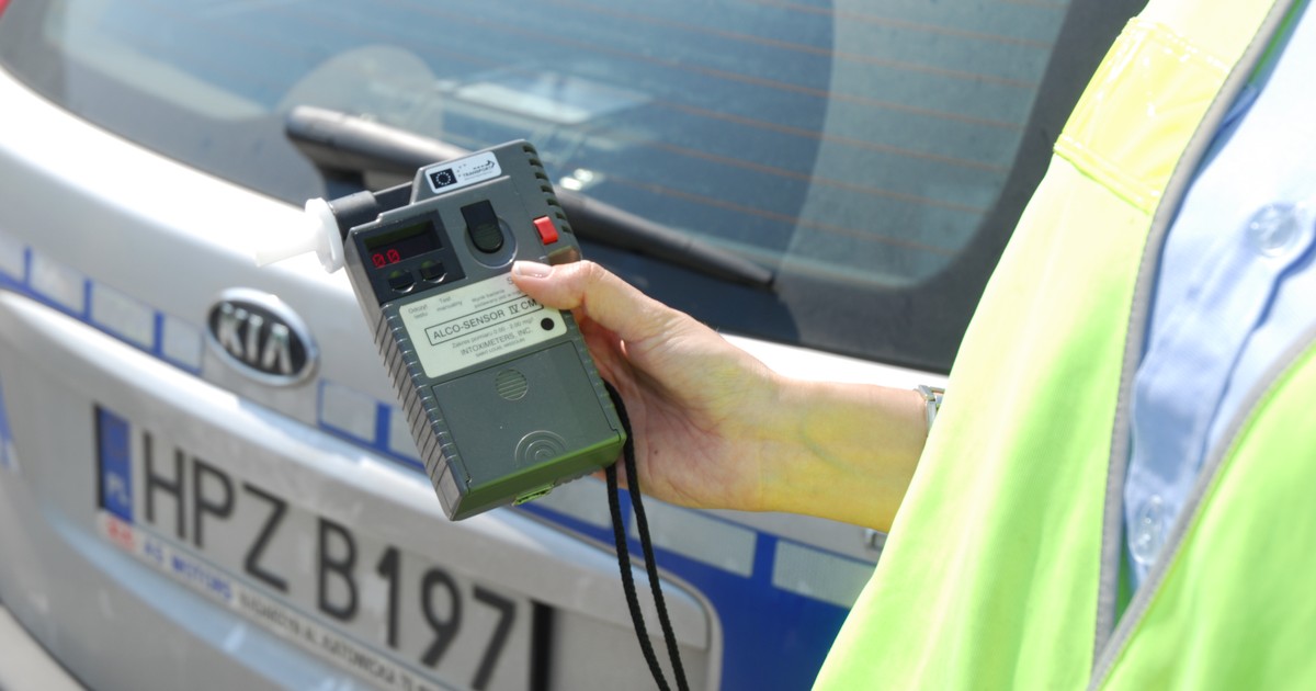 Alkomat nie musi tak wyglądać. Na komendach zaczęły pojawiać się alkomatowe automaty
