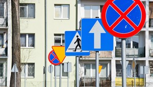 Wyruszasz na wakacje? Ten quiz pokaże, czy naprawdę znasz znaki drogowe