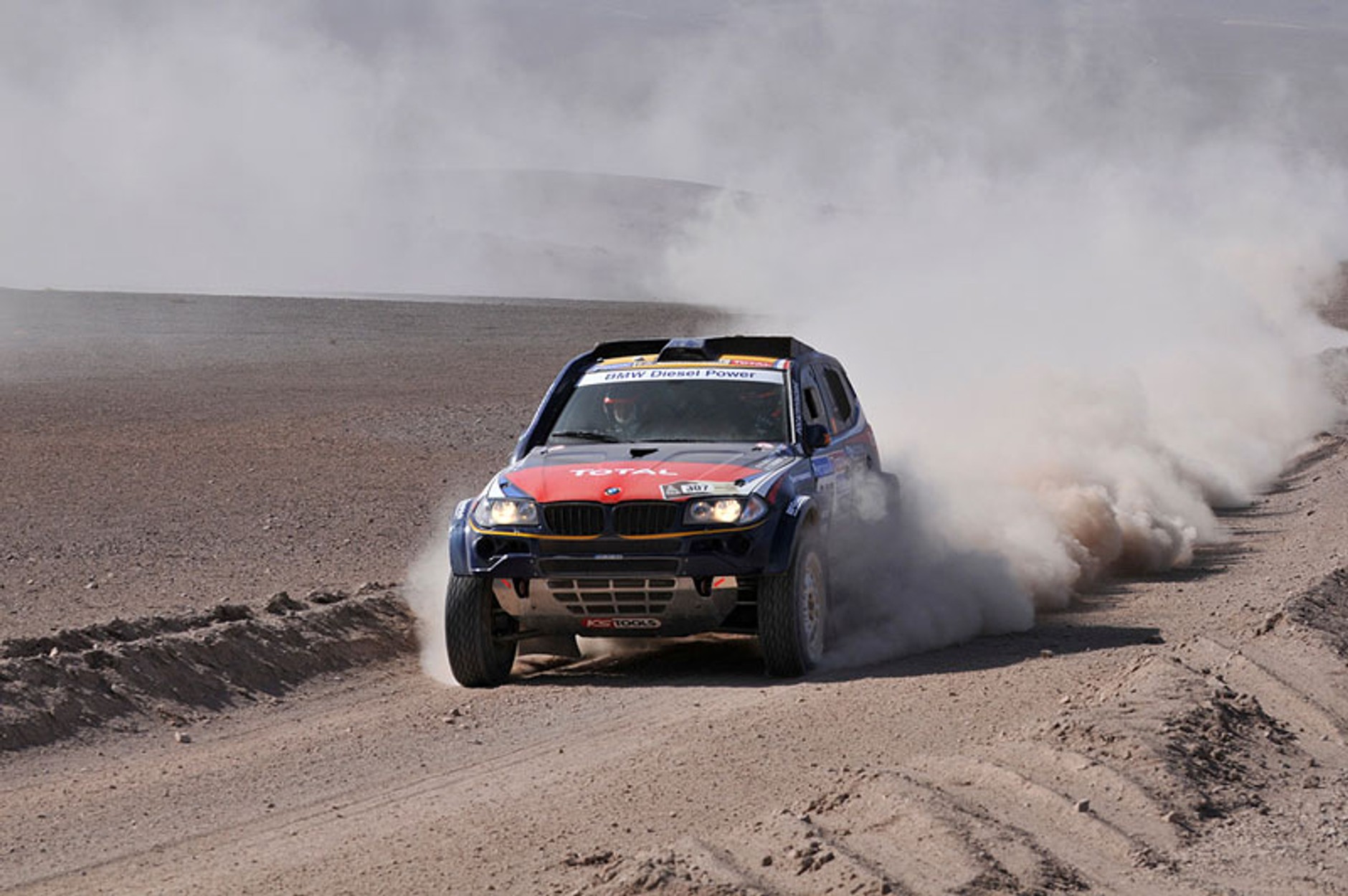 Rajd Dakar 2010: Przygoński atakuje, Hołowczyc awansuje (6. etap na żywo, wyniki, foto)