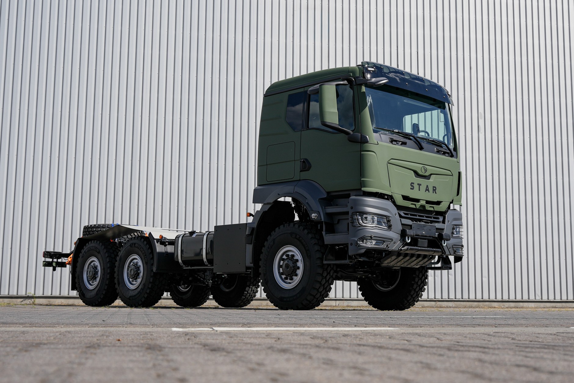 Nowy STAR 6x6