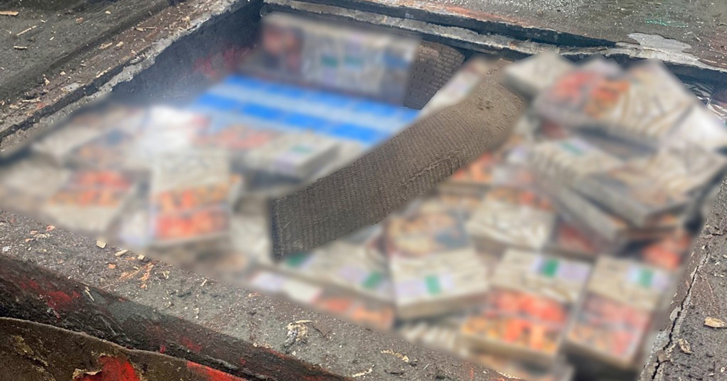 20 tys. paczek papierosów w skrytce w lawecie
