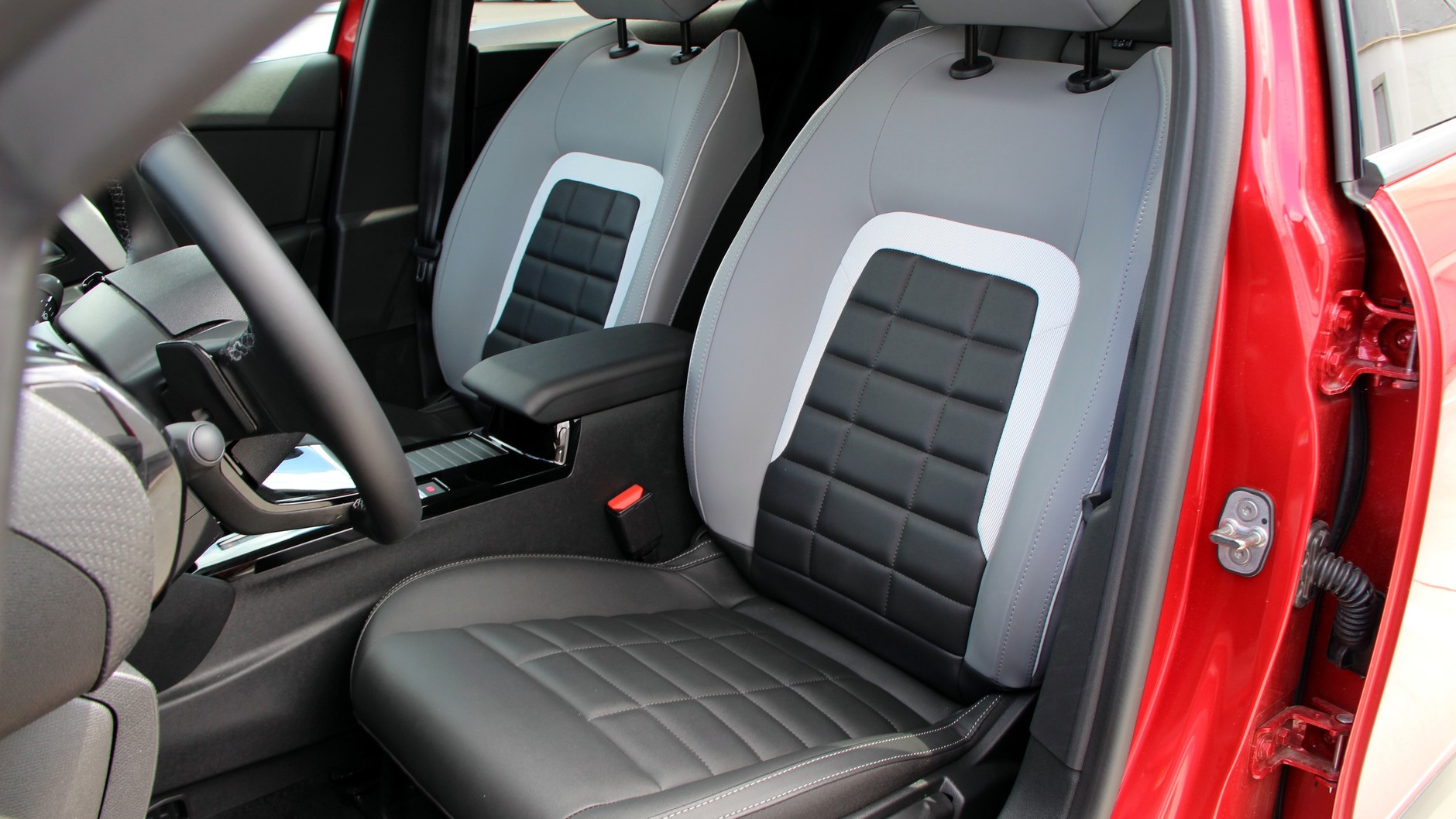 Citroen C4 Hybrid Max