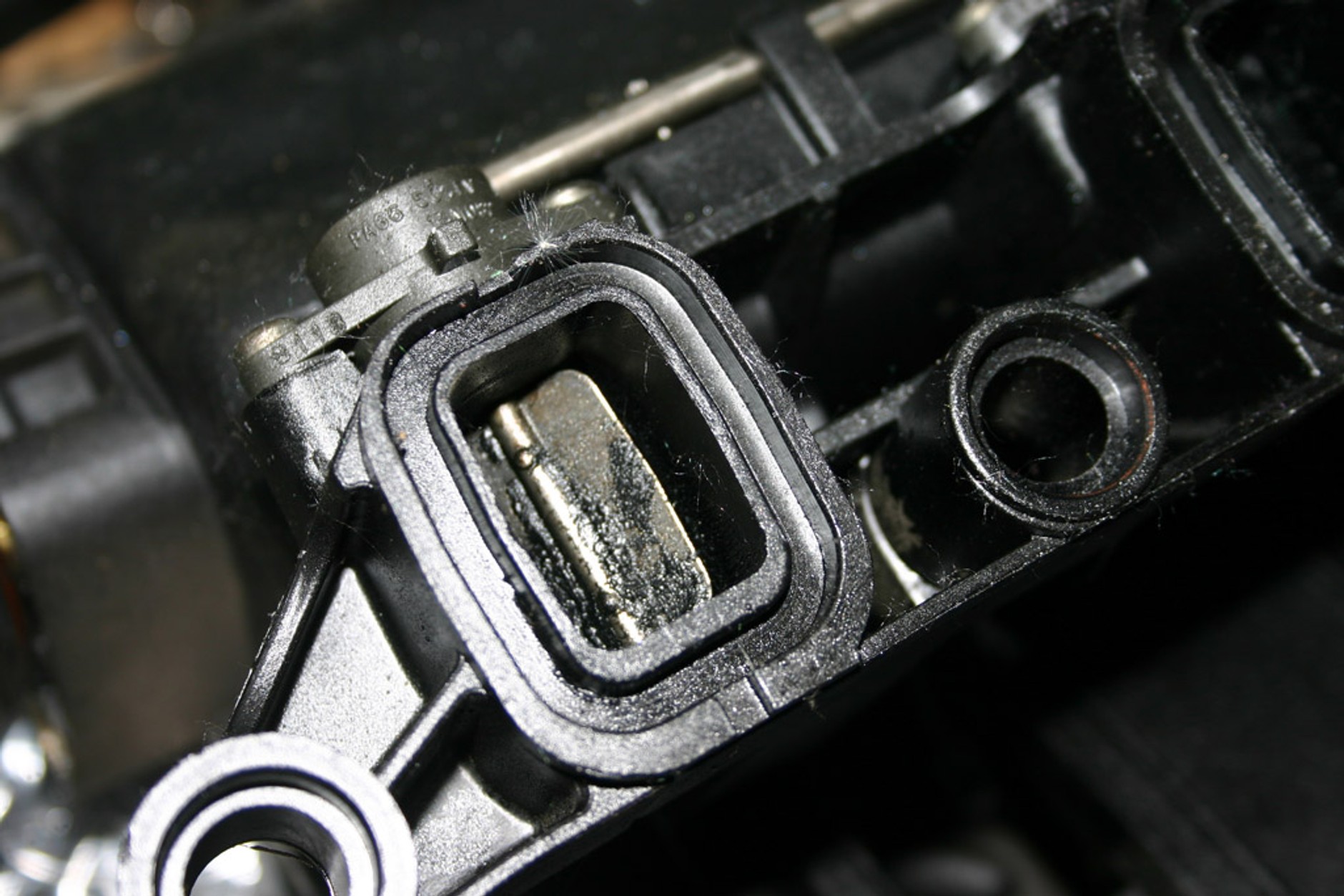 Co się psuje w nowych autach? Czy przejadą bezawaryjnie 100 tys. km