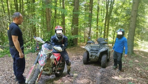 Nowe przepisy mają chronić lasy przed hałasem motocykli i quadów. RPO już wskazuje na niekonstytucyjność