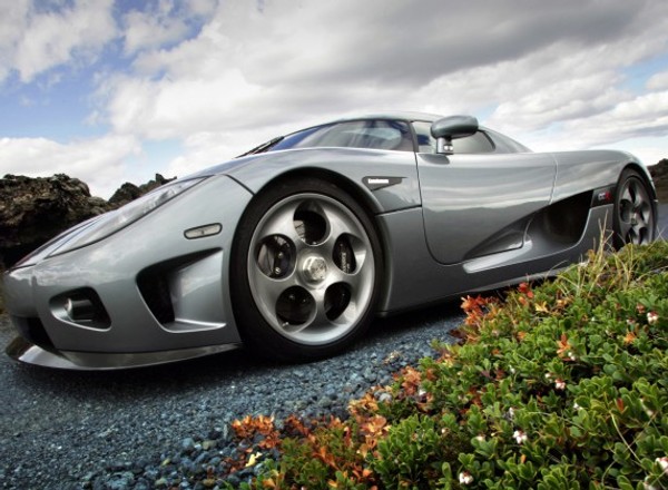 Koenigsegg CCX – takie auto wjechało w tłum