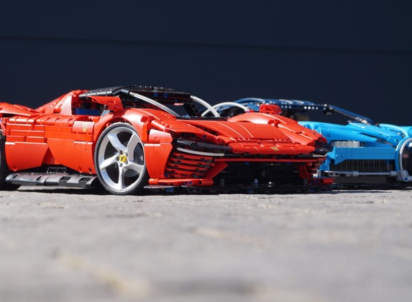 Bugatti Chiron i Ferrari Daytona SP3 - LEGO nie tylko dla dziecka