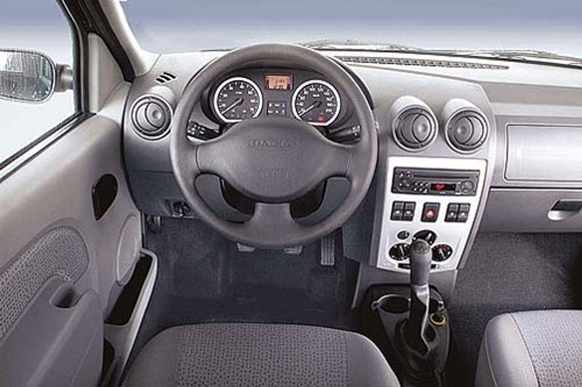 Dacia Logan 1.5 dCi Lauréate - Supertani sedan turbodiesel