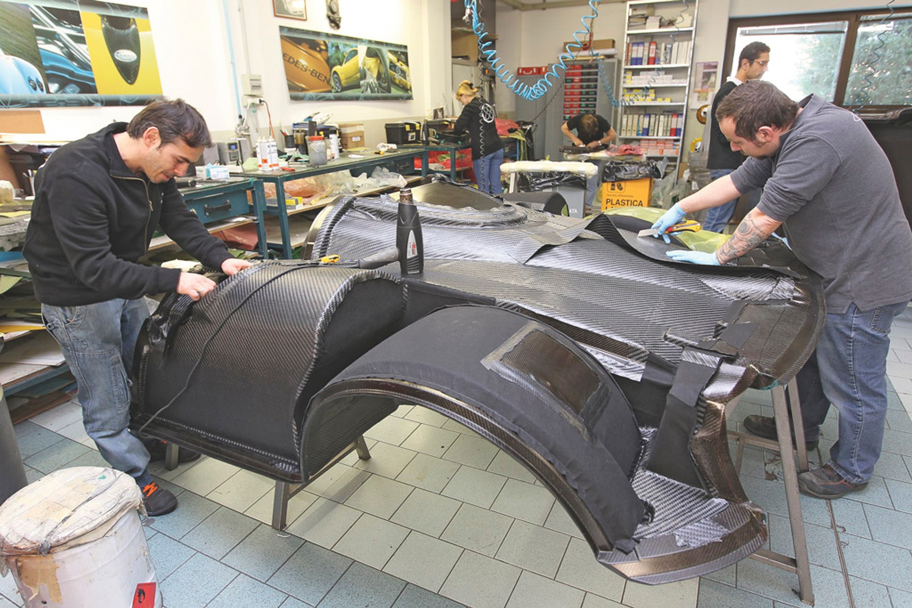 Pagani Huayra: Ferrari się chowa