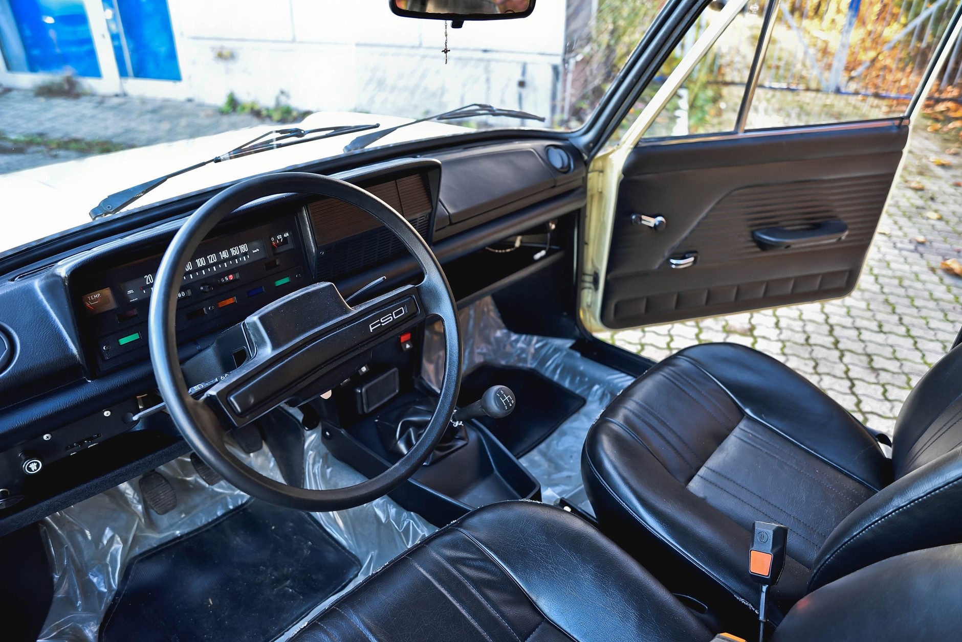 Ten Duży Fiat jest nowy, choć ma 35 lat.  FSO 125p wystawiony na aukcji.