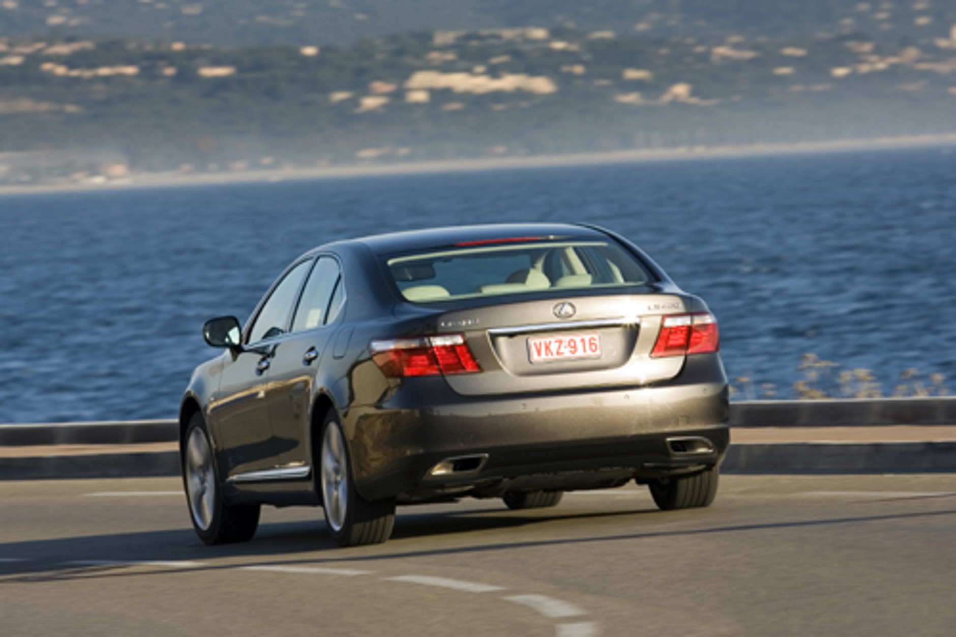 Lexus LS 460 - Maksymalny luksus