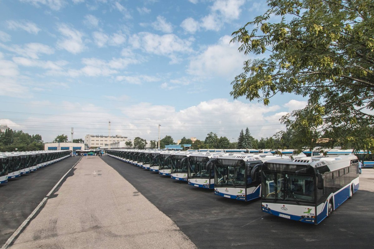 Kraków poszedł na zakupy. Do miasta trafi 190 nowoczesnych Solarisów