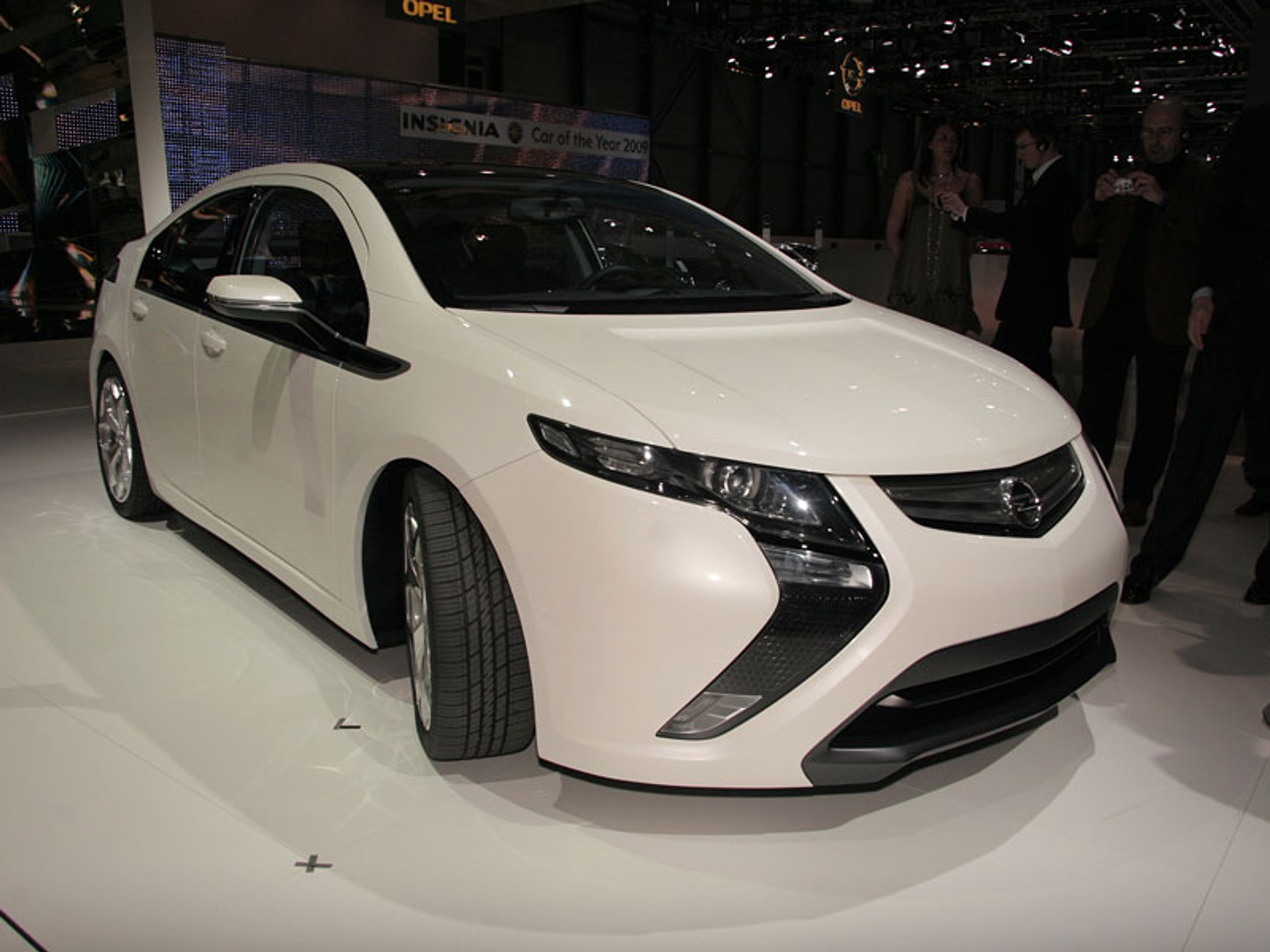 Genewa 2009: Opel Ampera – Volt w europejskim przebraniu