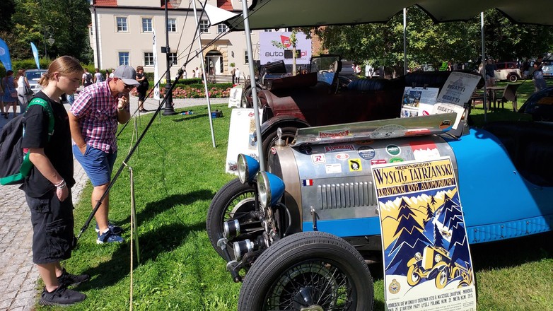 Klasyczne pojazdy na zamku Topacz 2024