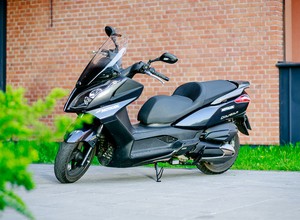 Kymco Downtown 300i - tani "tajwańczyk" do pracy
