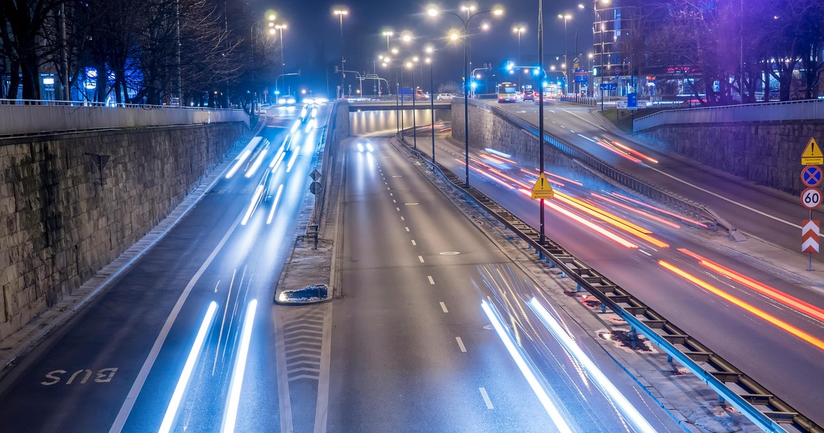 Bezpieczeństwo na drogach. Jak technologie rozwijane w Polsce zmieniają pojazdy użytkowe?