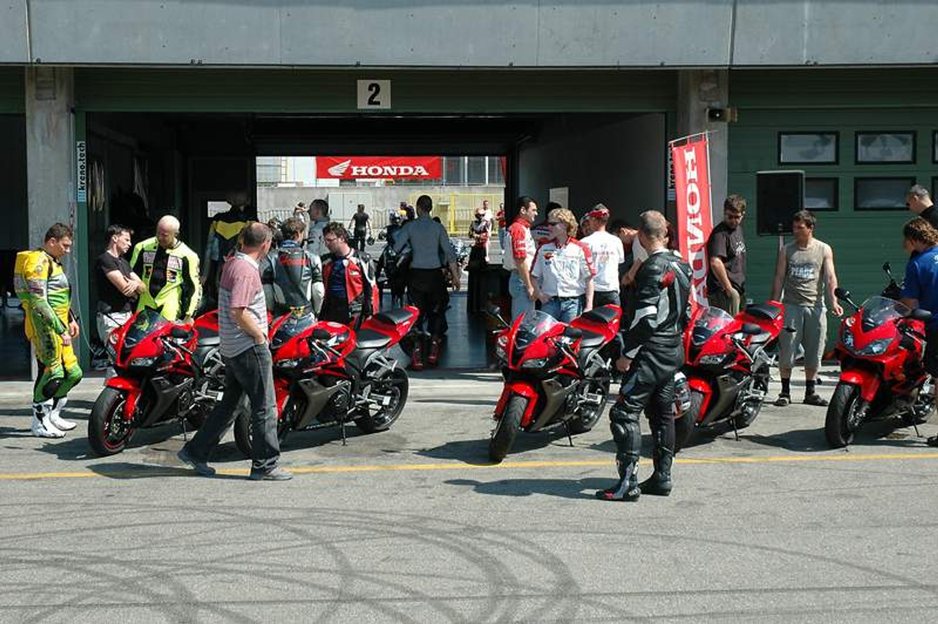 Supermoto Honda Days: nowy CBR600RR na torze