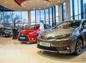 Toyota zapewnia, że ma co sprzedawać. Spytaliśmy w salonie